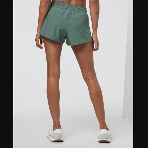 Vuori Clementine 2.0 Short 2.5" in Marsh | Size S - Picture 2 of 5